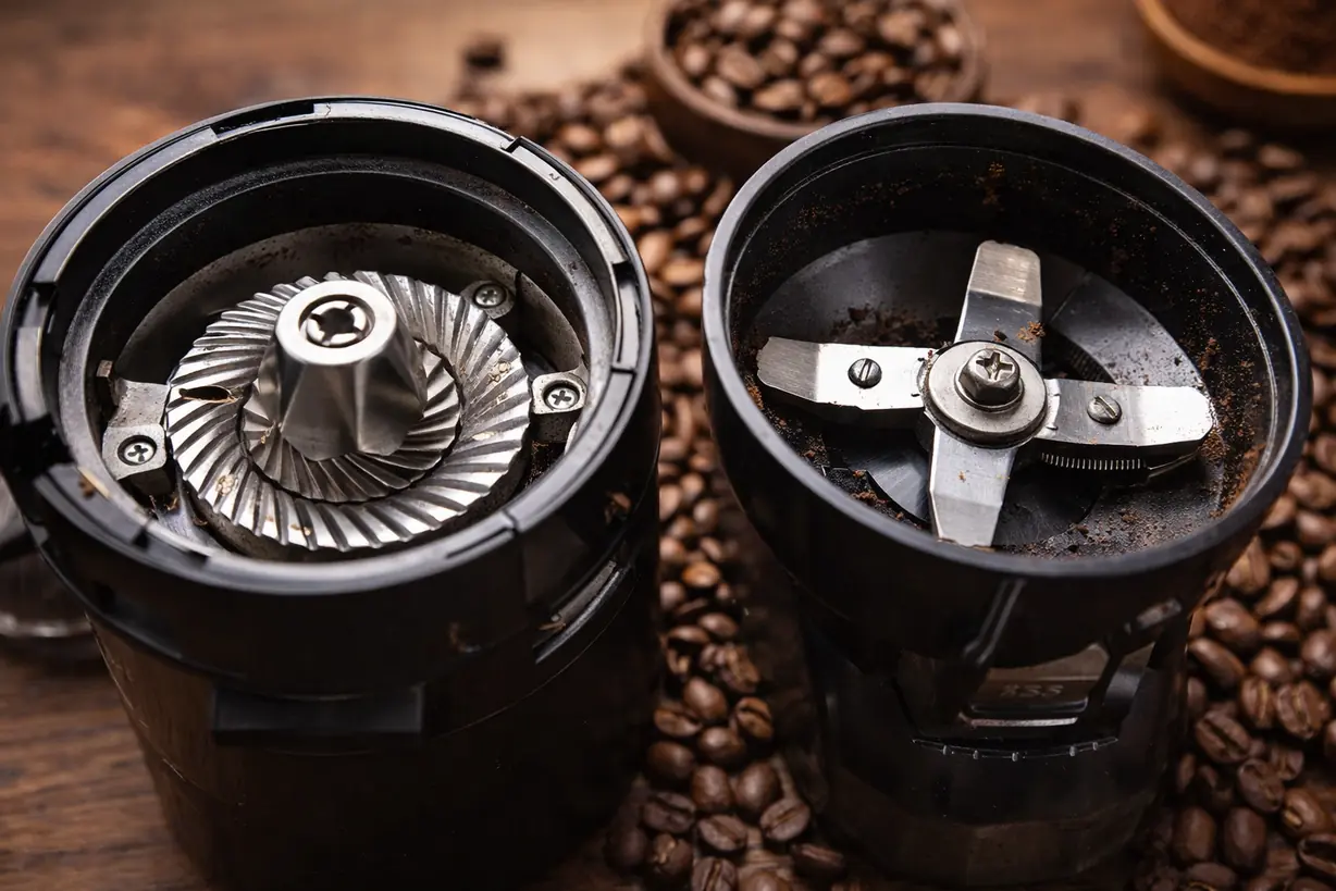 how to choose a coffee grinder burr vs blade grinder comparison real photo